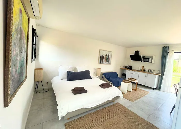 Les Madones * نيم